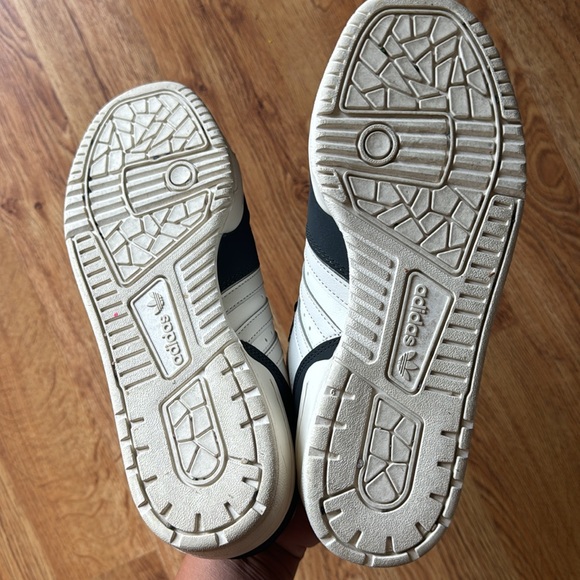 ADIDAS shoes | women’s sz 7.5 - Picture 6 of 7